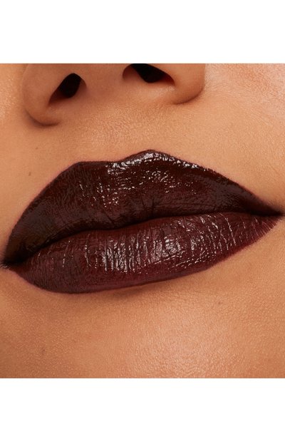 Губная помада macximal sleek satin, оттенок film noir (3,5g) MAC цвета по цене 3250 руб., арт. NW9M-32, фото 4 Губная помада macximal sleek satin, оттенок film noir (3,5g) MAC, арт. NW9M-32, фото 4