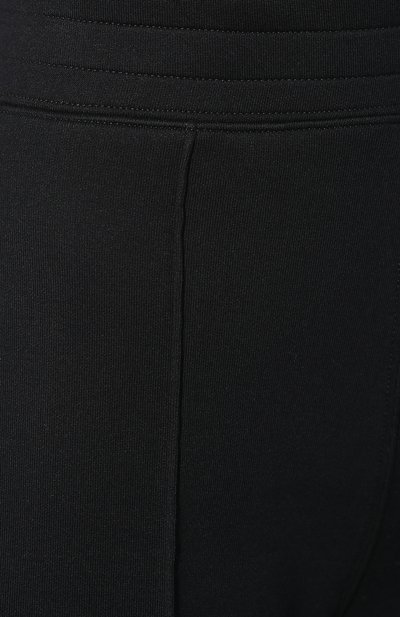 Хлопковые брюки MONCLER черного цвета по цене 30600 руб., арт. E2-093-87530-00-V8076, фото 5 Хлопковые брюки MONCLER, арт. E2-093-87530-00-V8076, фото 5