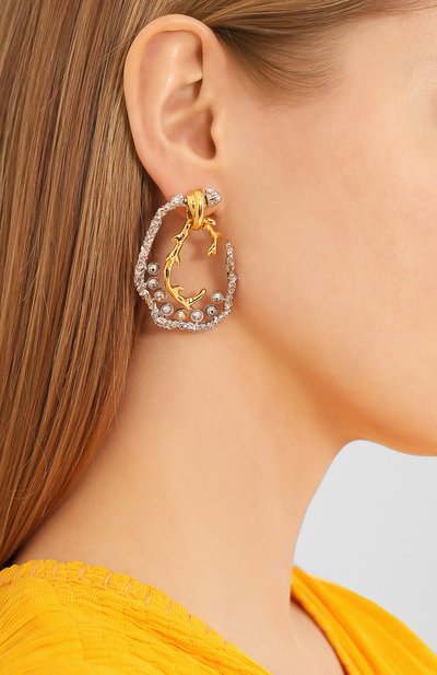 Серьги bonnie CHLOÉ серебряного цвета по цене 51700 руб., арт. CHC20UFE62CH5, фото 2 Серьги bonnie CHLOÉ, арт. CHC20UFE62CH5, фото 2