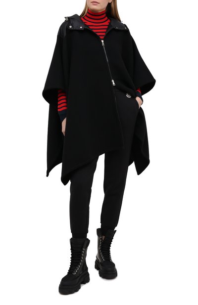 Шерстяное пончо MONCLER черного цвета по цене 99500 руб., арт. G1-093-3G515-00-A0189, фото 2 Шерстяное пончо MONCLER, арт. G1-093-3G515-00-A0189, фото 2