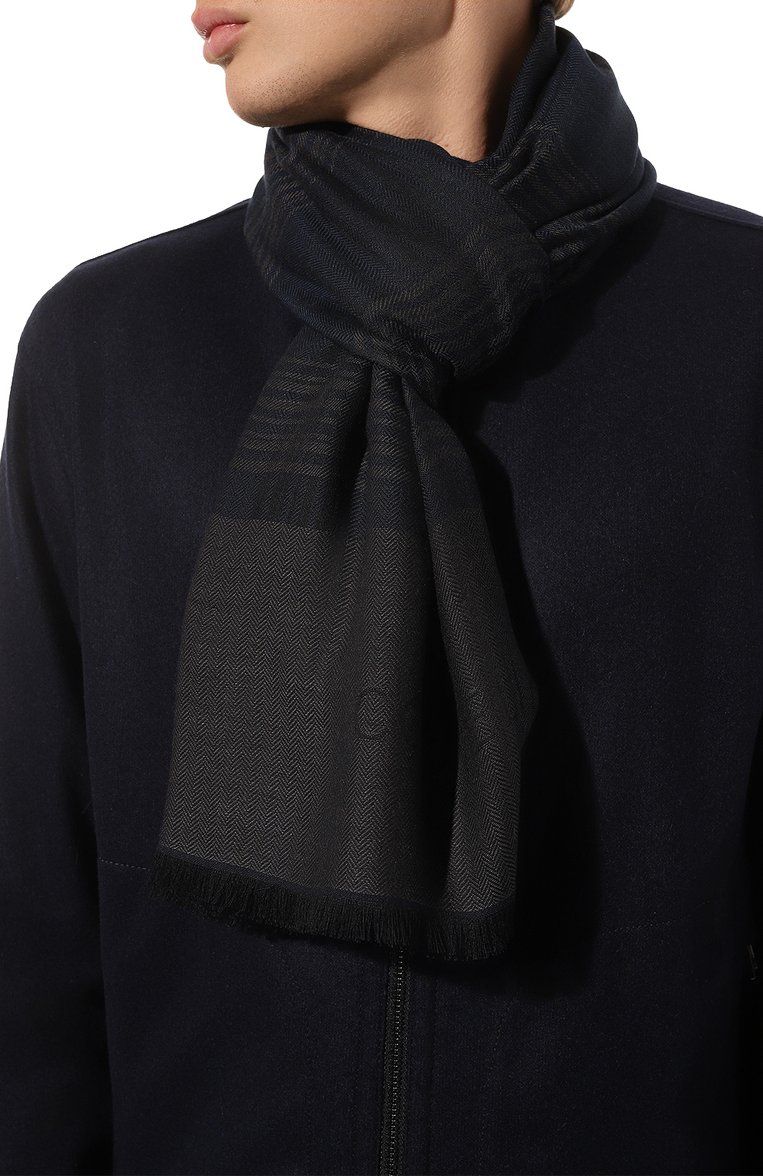 Мужской шарф CORNELIANI темно-синего цвета, арт. 92B339-3829002 | Фото 2 (Материал: Шерсть, Текстиль; Нос: Не проставлено; Материал сплава: Проставлено; Мужское Кросс-КТ: Шарфы - с бахромой; Кросс-КТ: шерсть)