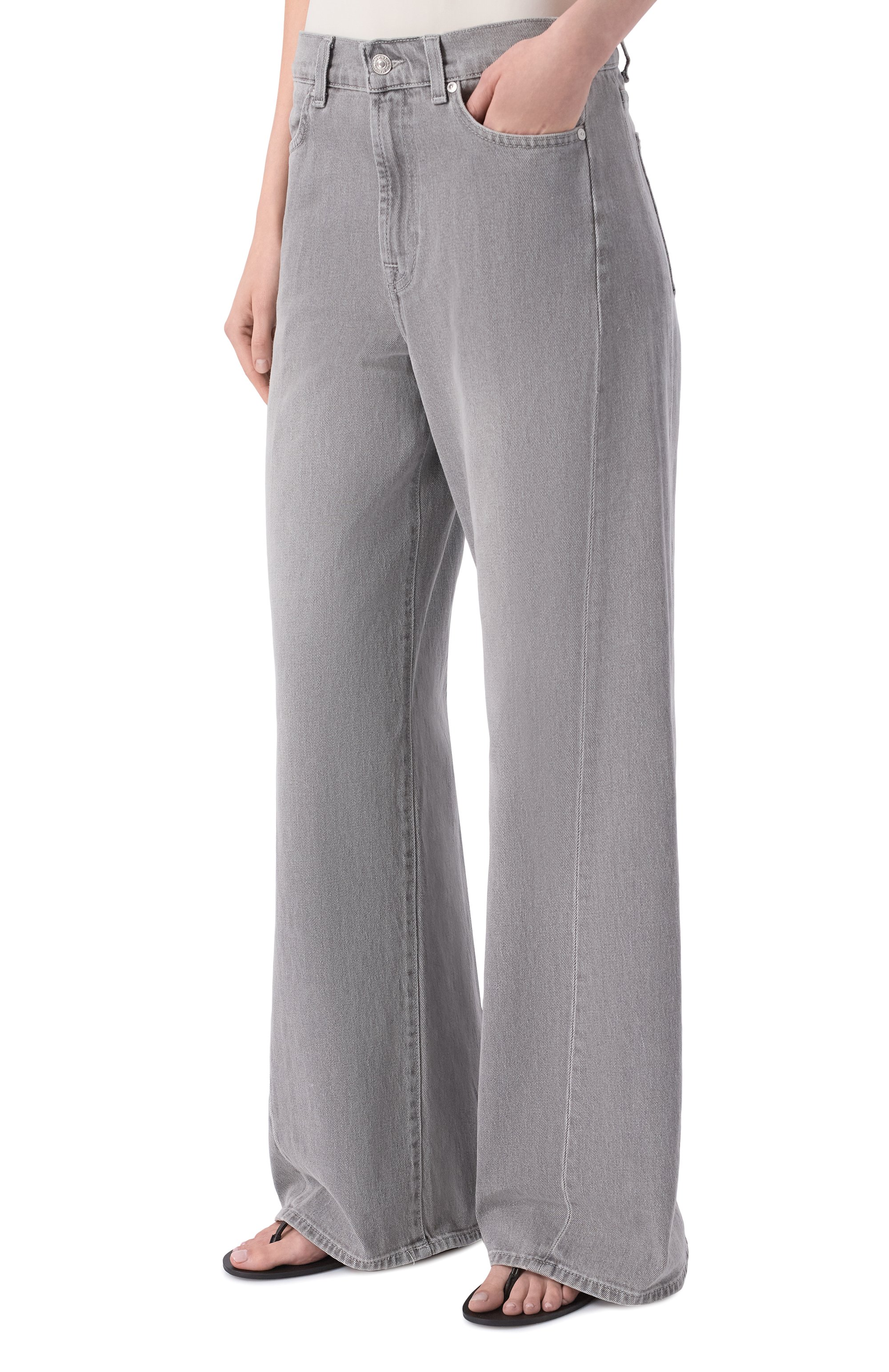 Джинсы lotta tailorless 7 FOR ALL MANKIND серого цвета по цене 32950 руб., арт. 7U8E0C31-3PG, фото 3 Джинсы lotta tailorless 7 FOR ALL MANKIND, арт. 7U8E0C31-3PG, фото 3