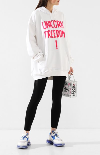 Хлопковое худи VETEMENTS белого цвета по цене 56400 руб., арт. SS20TR377 1619/W/WHITE, фото 2 Хлопковое худи VETEMENTS, арт. SS20TR377 1619/W/WHITE, фото 2