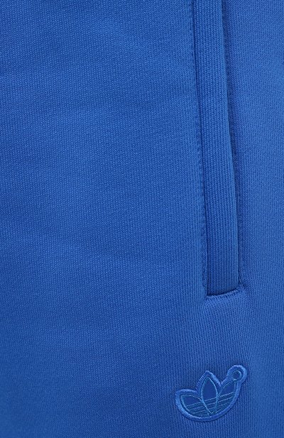 Хлопковые джоггеры ADIDAS ORIGINALS голубого цвета по цене 11900 руб., арт. H22817, фото 5 Хлопковые джоггеры ADIDAS ORIGINALS, арт. H22817, фото 5
