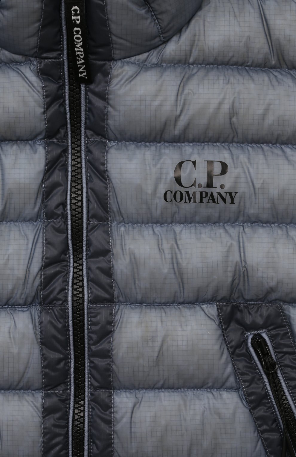 Утепленный жилет C.P. COMPANY тёмно-голубого цвета по цене 36500 руб., арт. CUS00R/L3A96/10-14, фото 3 Утепленный жилет C.P. COMPANY, арт. CUS00R/L3A96/10-14, фото 3