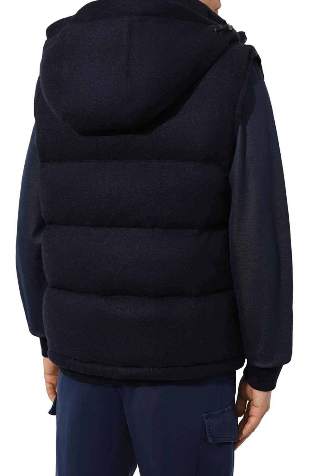 Пуховый жилет BRIONI темно-синего цвета по цене 435500 руб., арт. SUPB0L/0A604, фото 4 Пуховый жилет BRIONI, арт. SUPB0L/0A604, фото 4