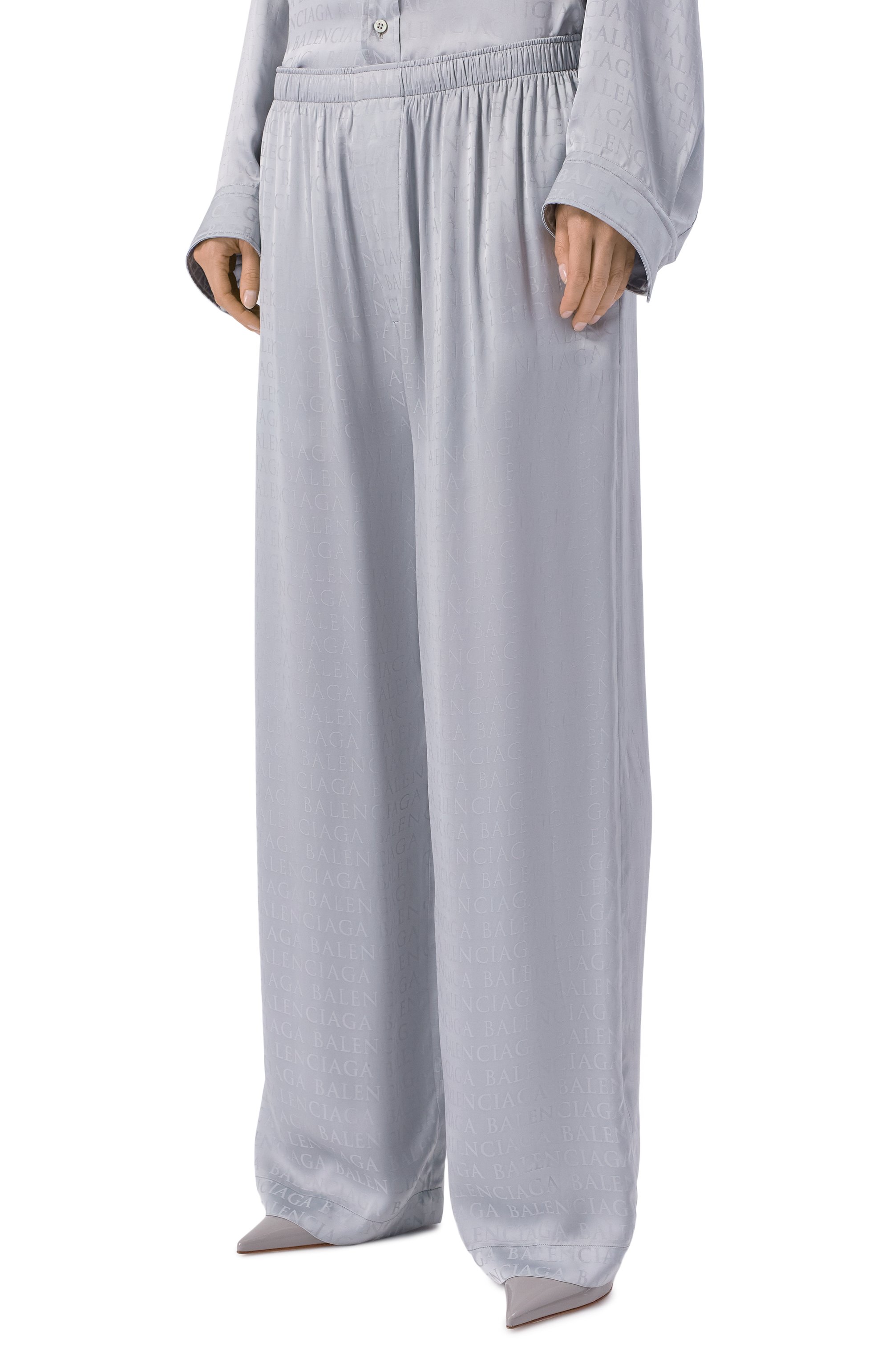 Атласные брюки BALENCIAGA серого цвета по цене 196500 руб., арт. 850696/TT054, фото 3 Атласные брюки BALENCIAGA, арт. 850696/TT054, фото 3