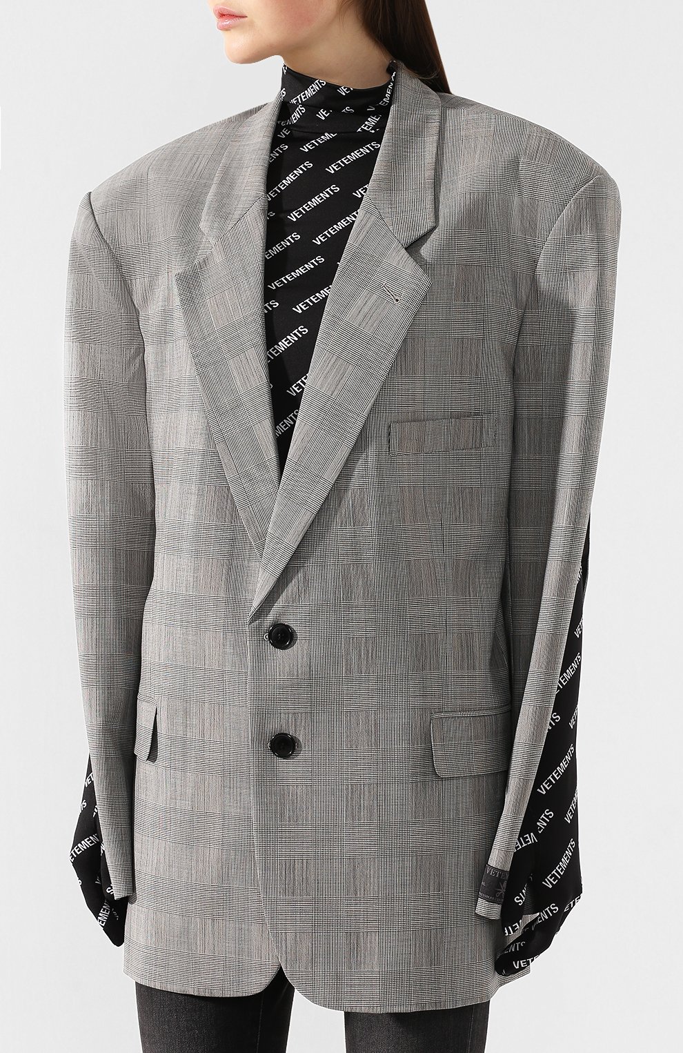 Шерстяной жакет VETEMENTS серого цвета по цене 162000 руб., арт. SS20JA106 1201/W/GREY CHECK, фото 6 Шерстяной жакет VETEMENTS, арт. SS20JA106 1201/W/GREY CHECK, фото 6