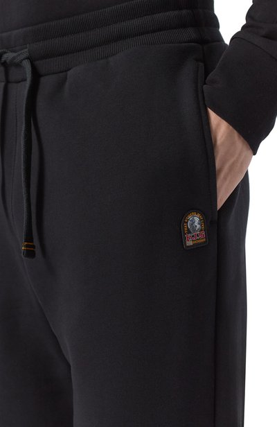 Хлопковые джоггеры PARAJUMPERS черного цвета по цене 25850 руб., арт. 26WMPMPAEY23, фото 5 Хлопковые джоггеры PARAJUMPERS, арт. 26WMPMPAEY23, фото 5