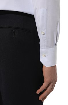 Мужская хлопковая сорочка ZEGNA голубого цвета, арт. 701523A7/9MS0JI | Фото 6 (Драгоценные камни: Проставлено; Материал внешний: Хлопок; Рукава: Длинные; Материал сплава: Проставлено; Длина (для топов): Стандартные; Рубашки М: Regular Fit; Манжеты: На пуговицах; Воротник: Кент; Случай: Формальный; Принт: Клетка; Стили: Классический)