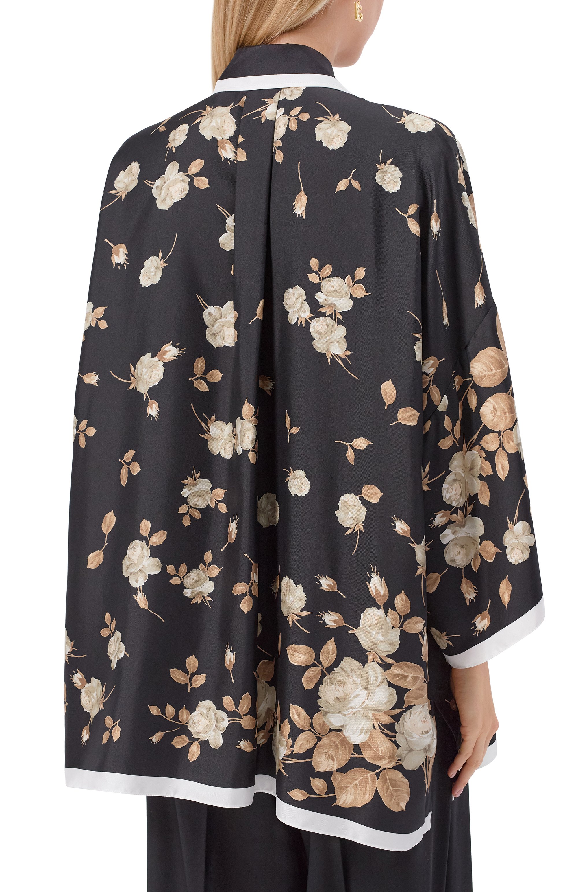 Шелковая блузка DOLCE & GABBANA черного цвета по цене 231000 руб., арт. F5Q42T/HI10G, фото 4 Шелковая блузка DOLCE & GABBANA, арт. F5Q42T/HI10G, фото 4