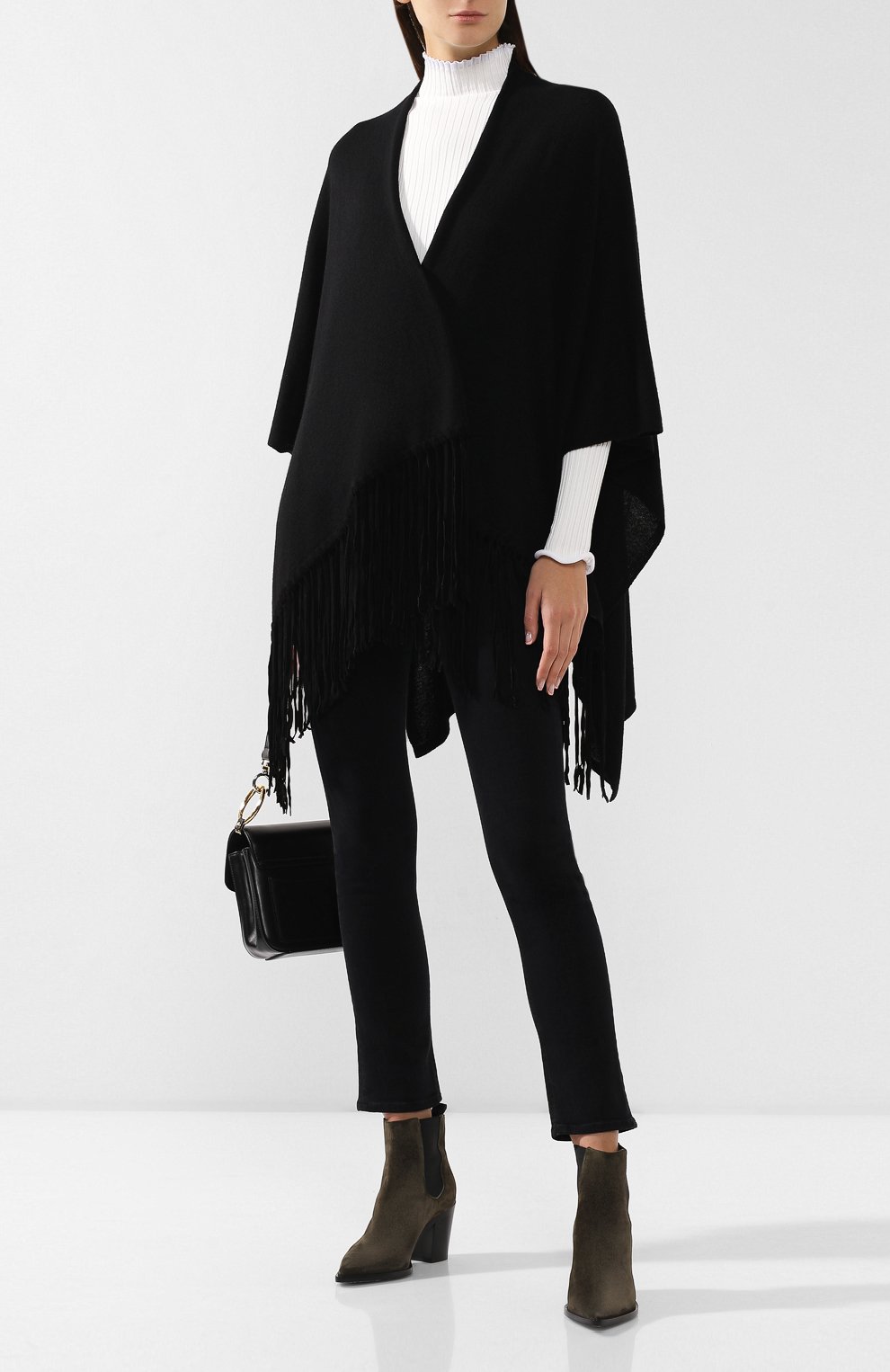 Пончо EMPORIO ARMANI черного цвета по цене 46950 руб., арт. 635608/9A350, фото 2 Пончо EMPORIO ARMANI, арт. 635608/9A350, фото 2
