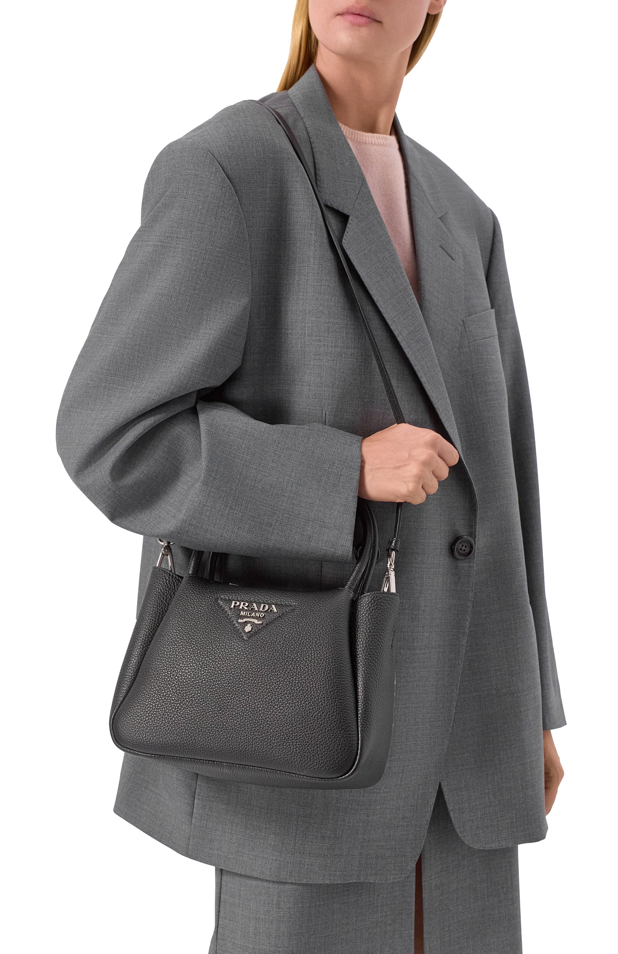 Сумка PRADA черного цвета по цене 482500 руб., арт. 1BC145/2DKV, фото 2 Сумка PRADA, арт. 1BC145/2DKV, фото 2