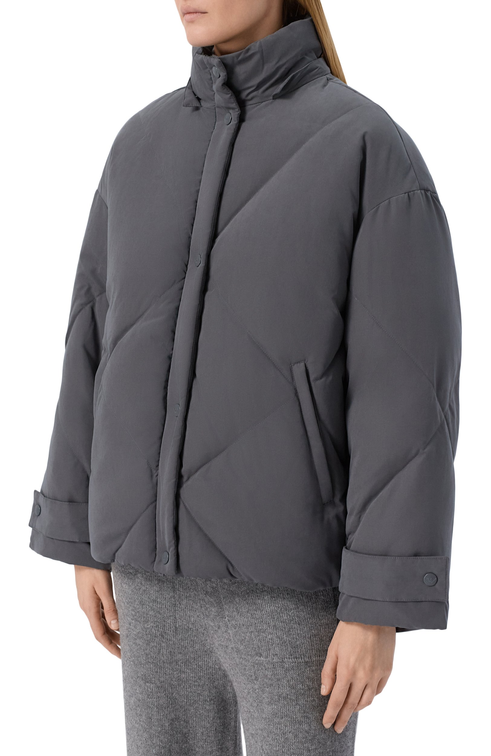 Пуховик EMPORIO ARMANI темно-серого цвета по цене 92600 руб., арт. EW001386/AF24387, фото 6 Пуховик EMPORIO ARMANI, арт. EW001386/AF24387, фото 6