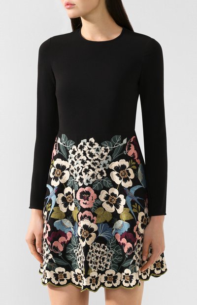 Платье REDVALENTINO черного цвета по цене 58900 руб., арт. SR0VA06Z/4KR, фото 3 Платье REDVALENTINO, арт. SR0VA06Z/4KR, фото 3