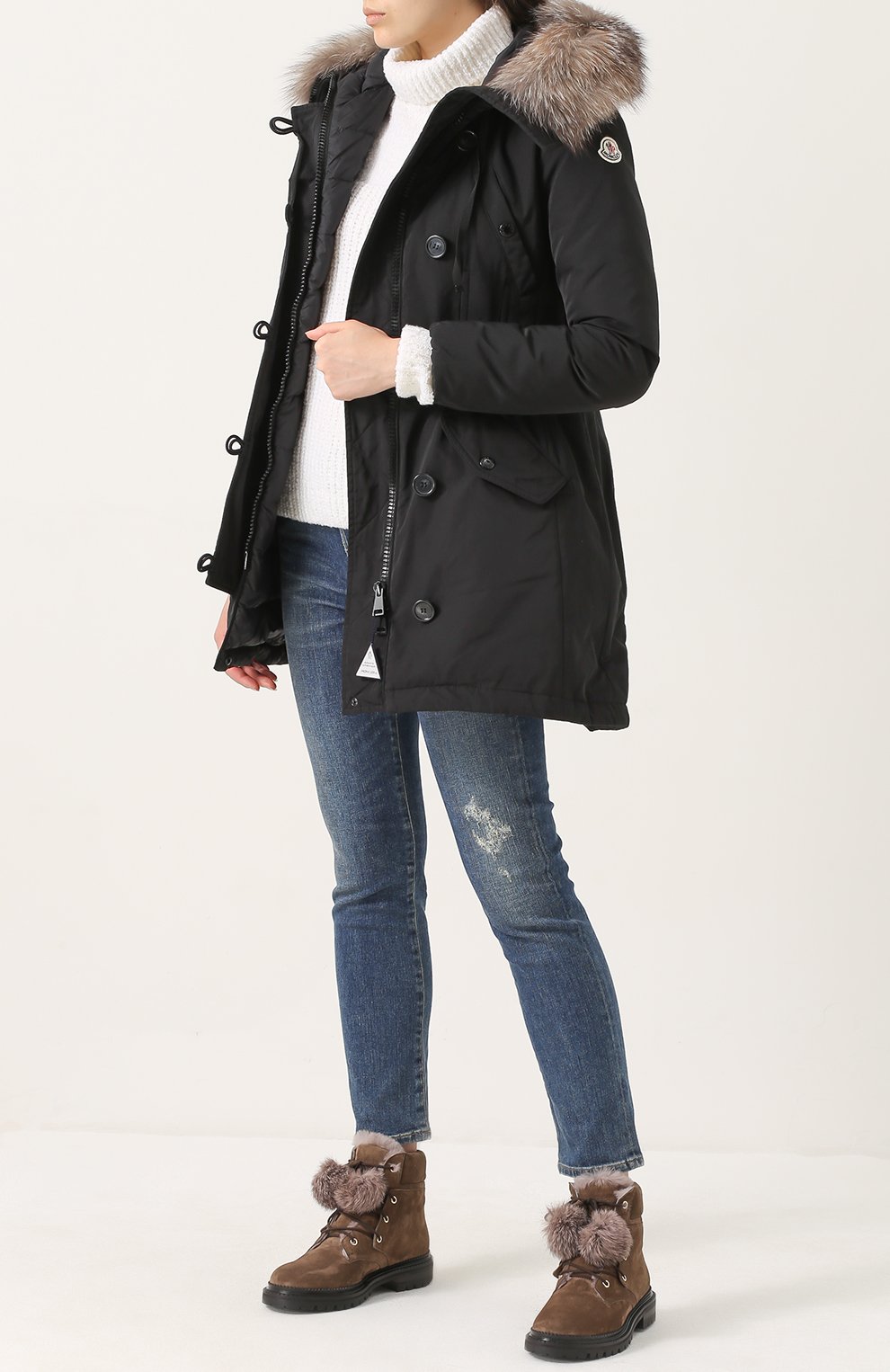 Приталенная пуховая парка с меховой отделкой MONCLER, арт. C2-093-49868-25-57136, фото 2