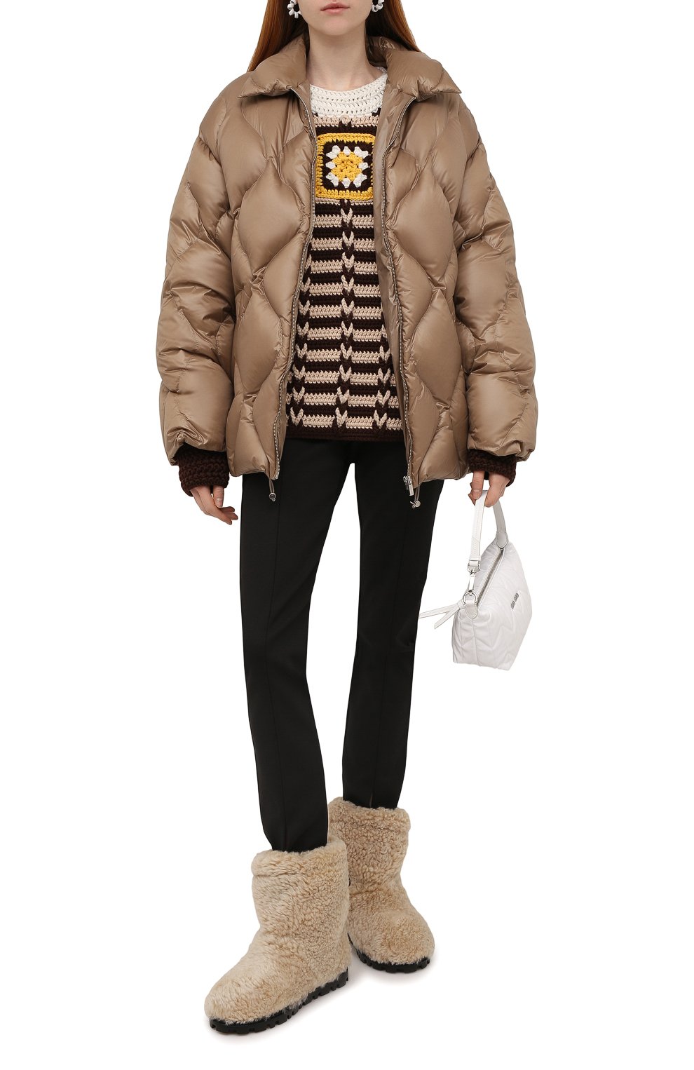 Пуховик MIU MIU темно-бежевого цвета по цене 240000 руб., арт. ML778-1ZQW-F0046, фото 2 Пуховик MIU MIU, арт. ML778-1ZQW-F0046, фото 2