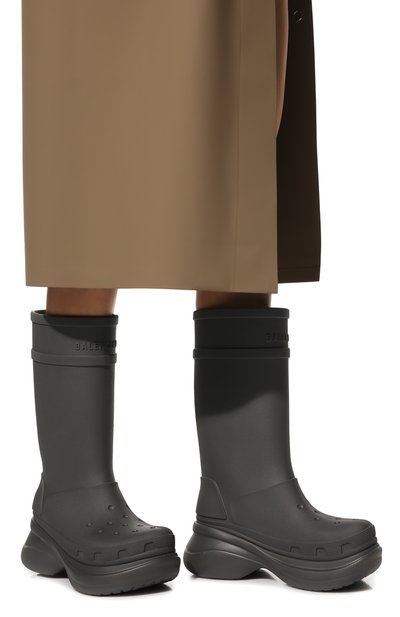 Резиновые сапоги crocs x balenciaga BALENCIAGA серого цвета по цене 160000 руб., арт. 677388/W1S8E, фото 3 Резиновые сапоги crocs x balenciaga BALENCIAGA, арт. 677388/W1S8E, фото 3