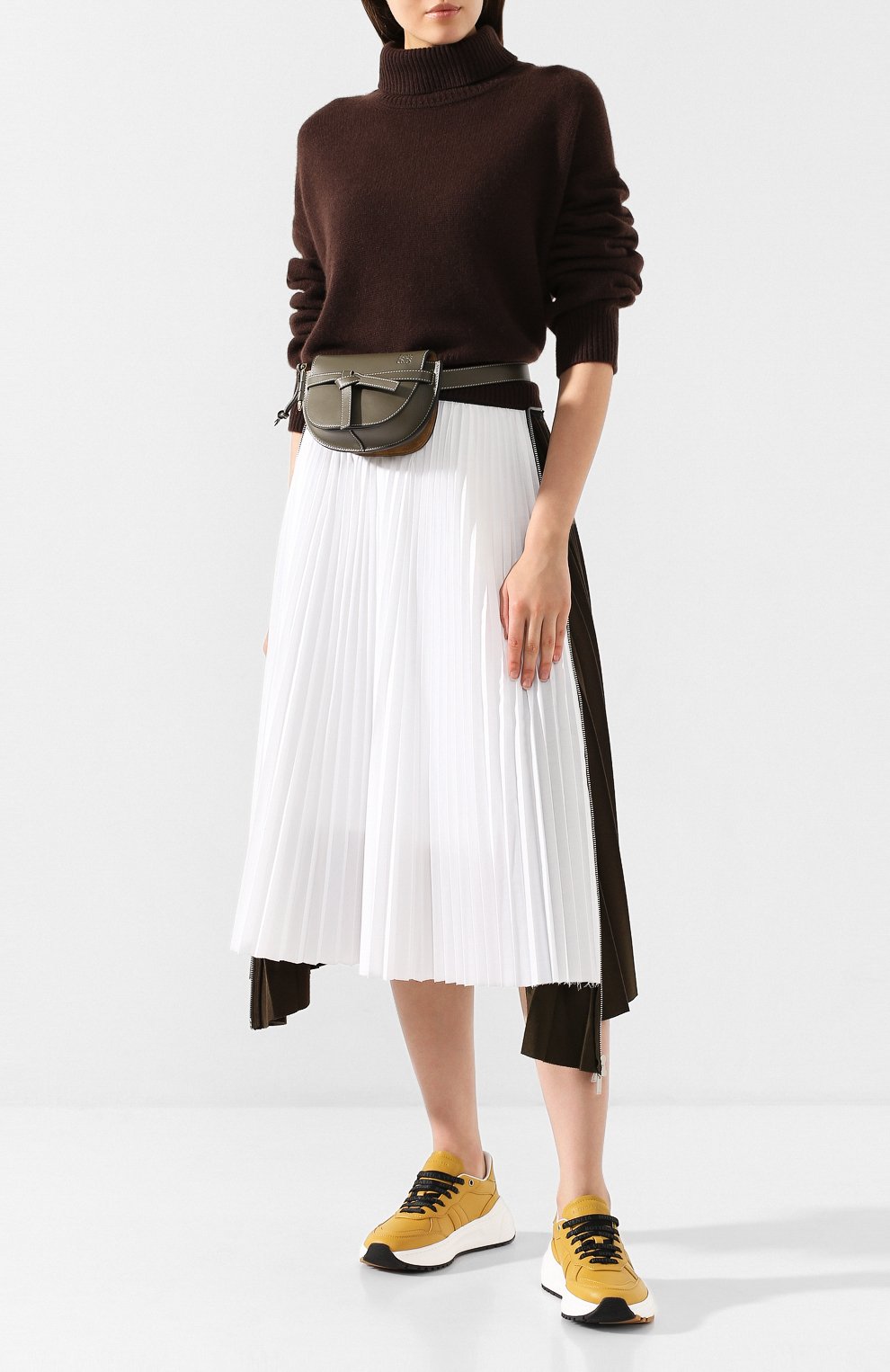 Поясная сумка gate mini LOEWE хаки цвета по цене 142000 руб., арт. 321.54.Z58, фото 2 Поясная сумка gate mini LOEWE, арт. 321.54.Z58, фото 2