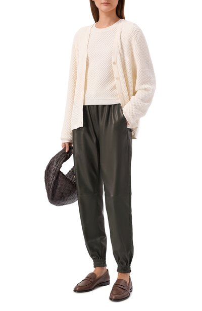Кожаные джоггеры MVST зеленого цвета по цене 295500 руб., арт. M26.CFW.L458.1/SIGMA, фото 2 Кожаные джоггеры MVST, арт. M26.CFW.L458.1/SIGMA, фото 2