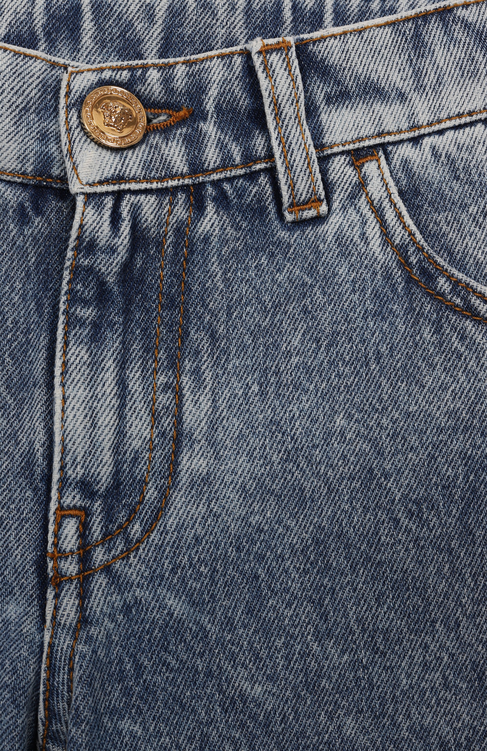 Джинсы VERSACE голубого цвета по цене 25550 руб., арт. 1018319/1A13119/4A-6A, фото 3 Джинсы VERSACE, арт. 1018319/1A13119/4A-6A, фото 3