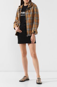 Женская куртка с капюшоном BURBERRY желтого цвета, арт. 8008671 | Фото 2 (Кросс-КТ: Куртка, Ветровка; Рукава: Длинные; Материал внешний: Синтетический материал, Полиэстер; Материал сплава: Проставлено, Проверено; Материал подклада: Синтетический материал; Статус проверки: Проверено, Проверена категория; Драгоценные камни: Проставлено; Длина (верхняя одежда): Короткие)