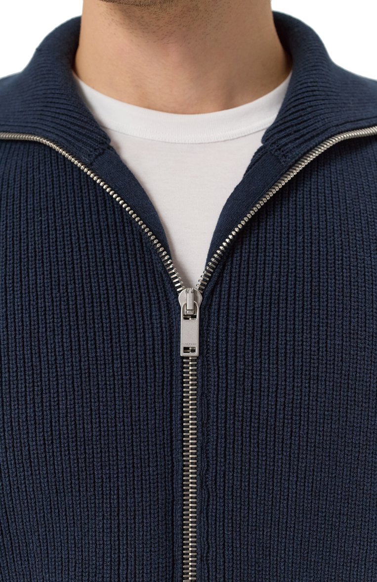 Мужской хлопковый кардиган JIL SANDER темно-синего цвета, арт. J47HP0001-J15365 | Фото 5 (Длина (для топов): Стандартные; Рукава: Длинные; Материал внешний: Хлопок; Мужское Кросс-КТ: Кардиган-одежда; Стили: Минимализм; Застежка: Молния)