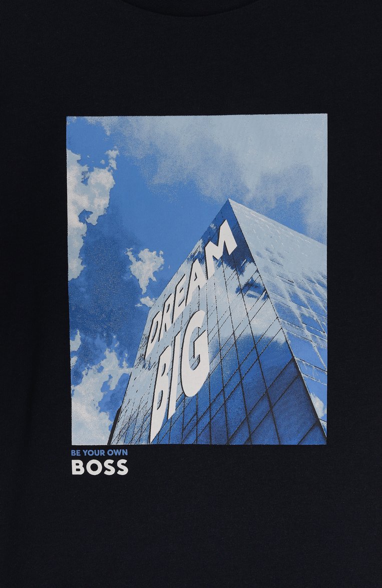 Детская хлопковая футболка BOSS темно-синего цвета, арт. J52032 | Фото 3 (Материал внешний: Хлопок; Рукава: Короткие; Мальчики Кросс-КТ: Футболка-одежда, Футболка-спорт; Автоматизация ТО: Проставлено; Автоматизация состава: П�роставлено; Ростовка одежда: 9 лет | 134 см, 12 лет | 152 см, 13 - 15 лет | 158 см, 16 лет | 164 см, 7 лет | 122 см)