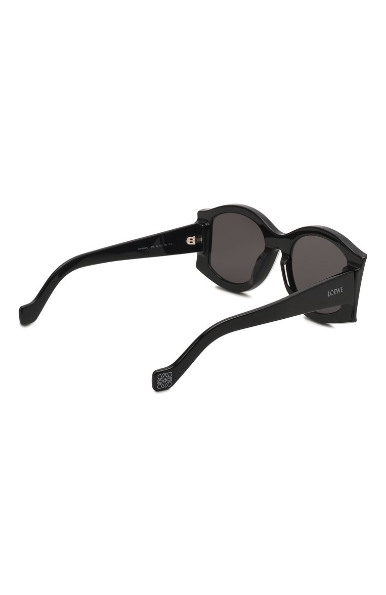 Женские солнцезащитные очки LOEWE черно-белого цвета, арт. LW40047U 01A | Фото 3 (Тип очков: С/з; Нос: Не проставлено; Региональные ограничения белый список (Axapta Mercury): Не проставлено; Материал: Пластик; Очки форма: Овальные; Оптика Гендер: оптика-женское)