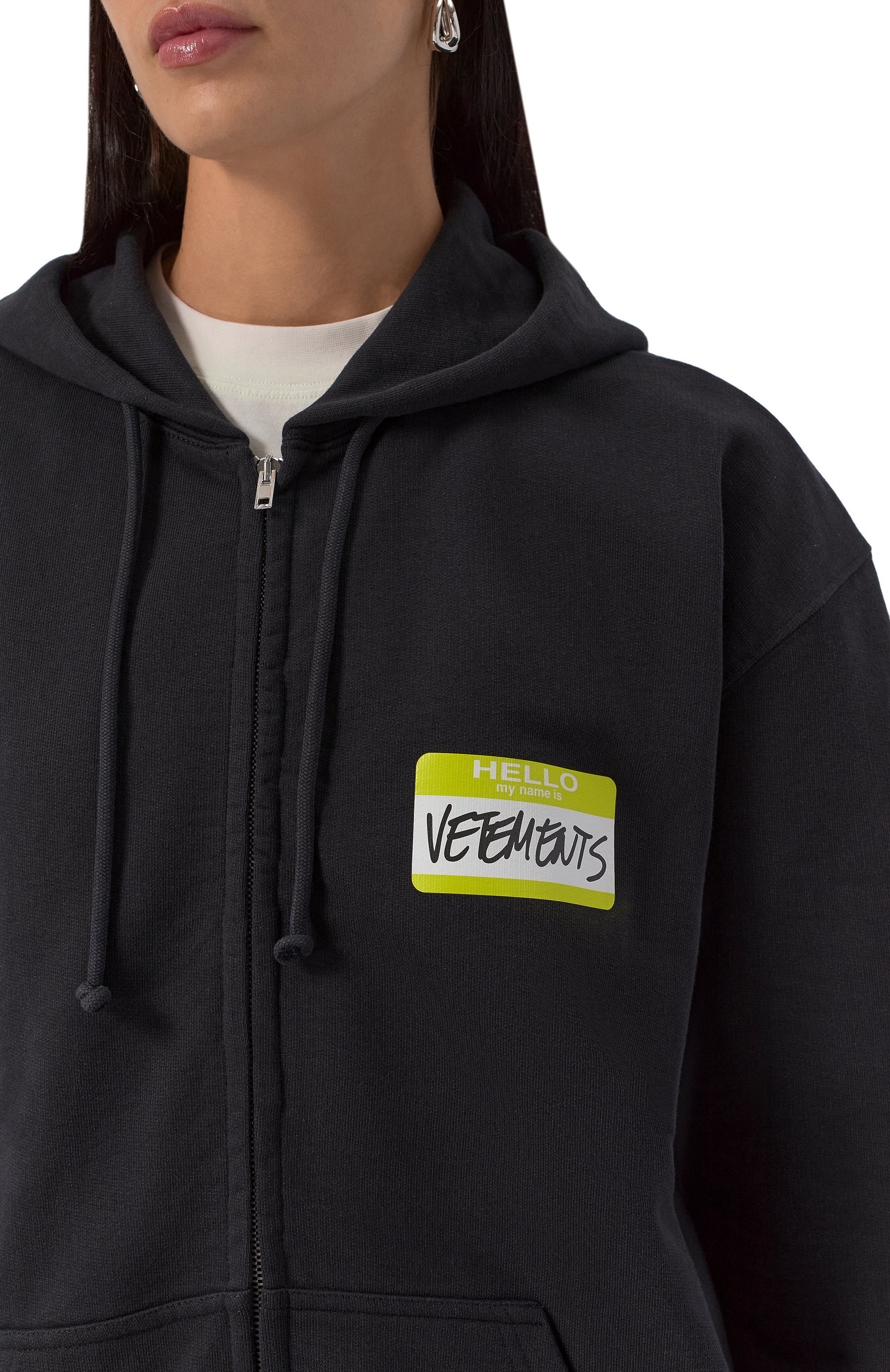Хлопковая толстовка VETEMENTS черного цвета по цене 109500 руб., арт. UA53HD200B/1606 HEAVY M0LLET0N, фото 8 Хлопковая толстовка VETEMENTS, арт. UA53HD200B/1606 HEAVY M0LLET0N, фото 8