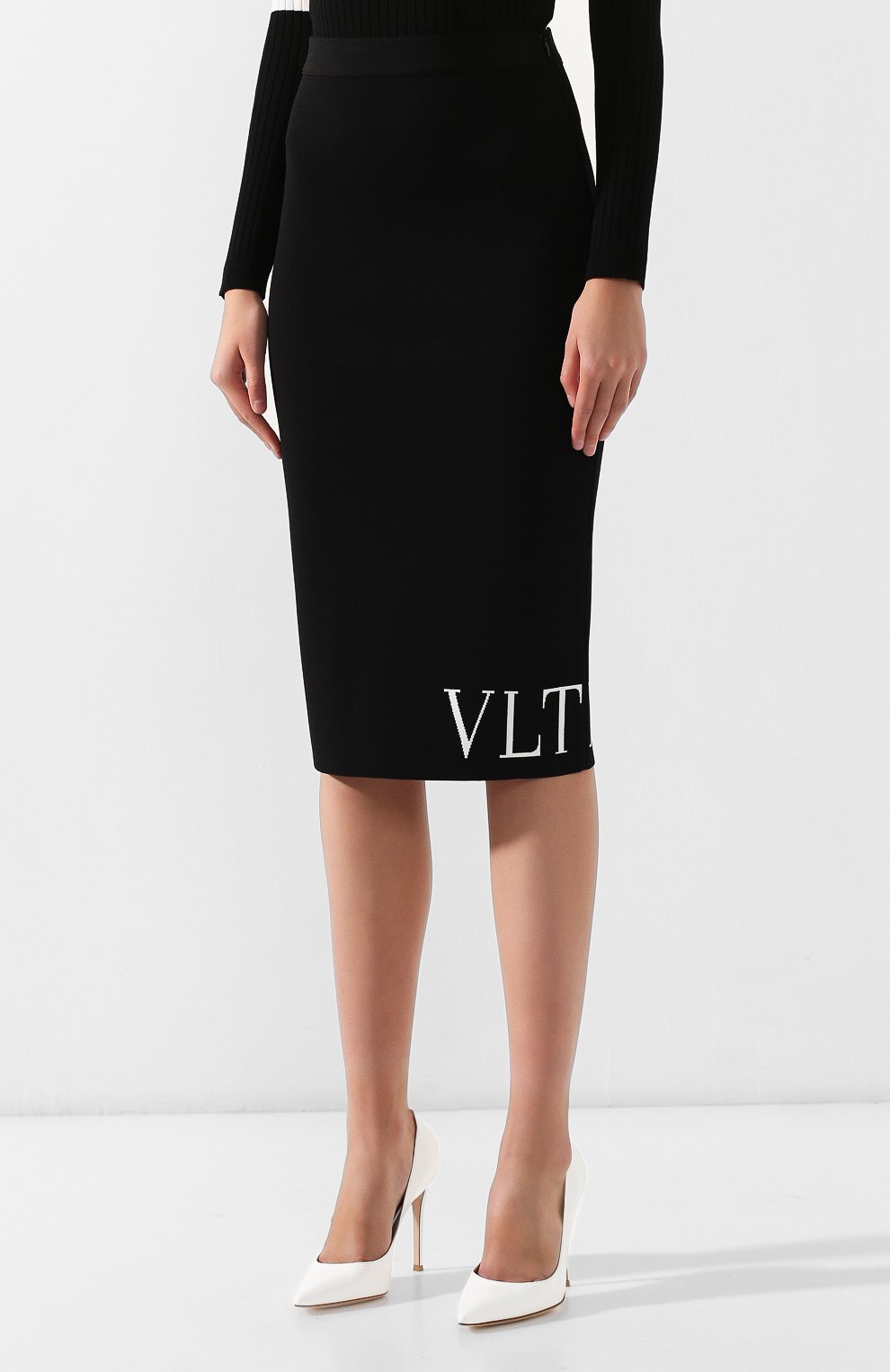 Юбка из вискозы VALENTINO черного цвета по цене 108000 руб., арт. SB3KGA014R0, фото 3 Юбка из вискозы VALENTINO, арт. SB3KGA014R0, фото 3