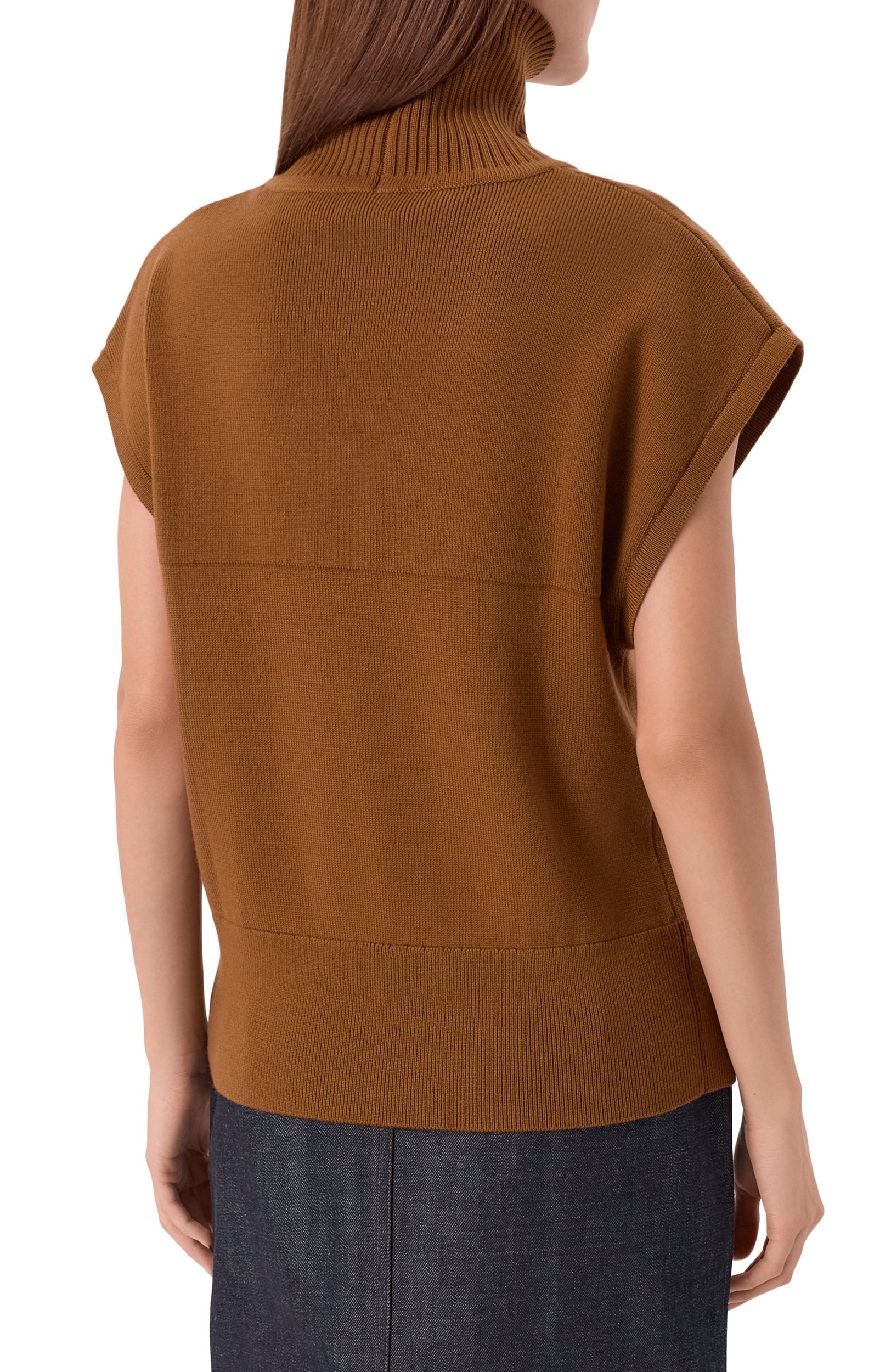 Шерстяной топ YUZEFI коричневого цвета по цене 39850 руб., арт. YALDA-FUNNEL NECK DRAPE BACK T0P, фото 4 Шерстяной топ YUZEFI, арт. YALDA-FUNNEL NECK DRAPE BACK T0P, фото 4