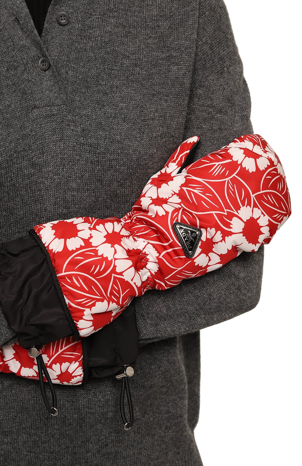 Варежки PRADA красного цвета по цене 50000 руб., арт. 1GG161-2D1V-F0976, фото 2 Варежки PRADA, арт. 1GG161-2D1V-F0976, фото 2