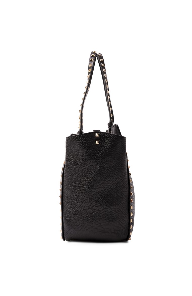 Женская сумка-тоут rockstud medium VALENTINO черного цвета, арт. 5W2B0970/VSF | Фото 4 (Ремень/цепочка: На ремешке; Материал: Натуральная кожа; Размер: medium; Автоматизация состава: Проставлено; Автоматизация ТО: Проставлено)