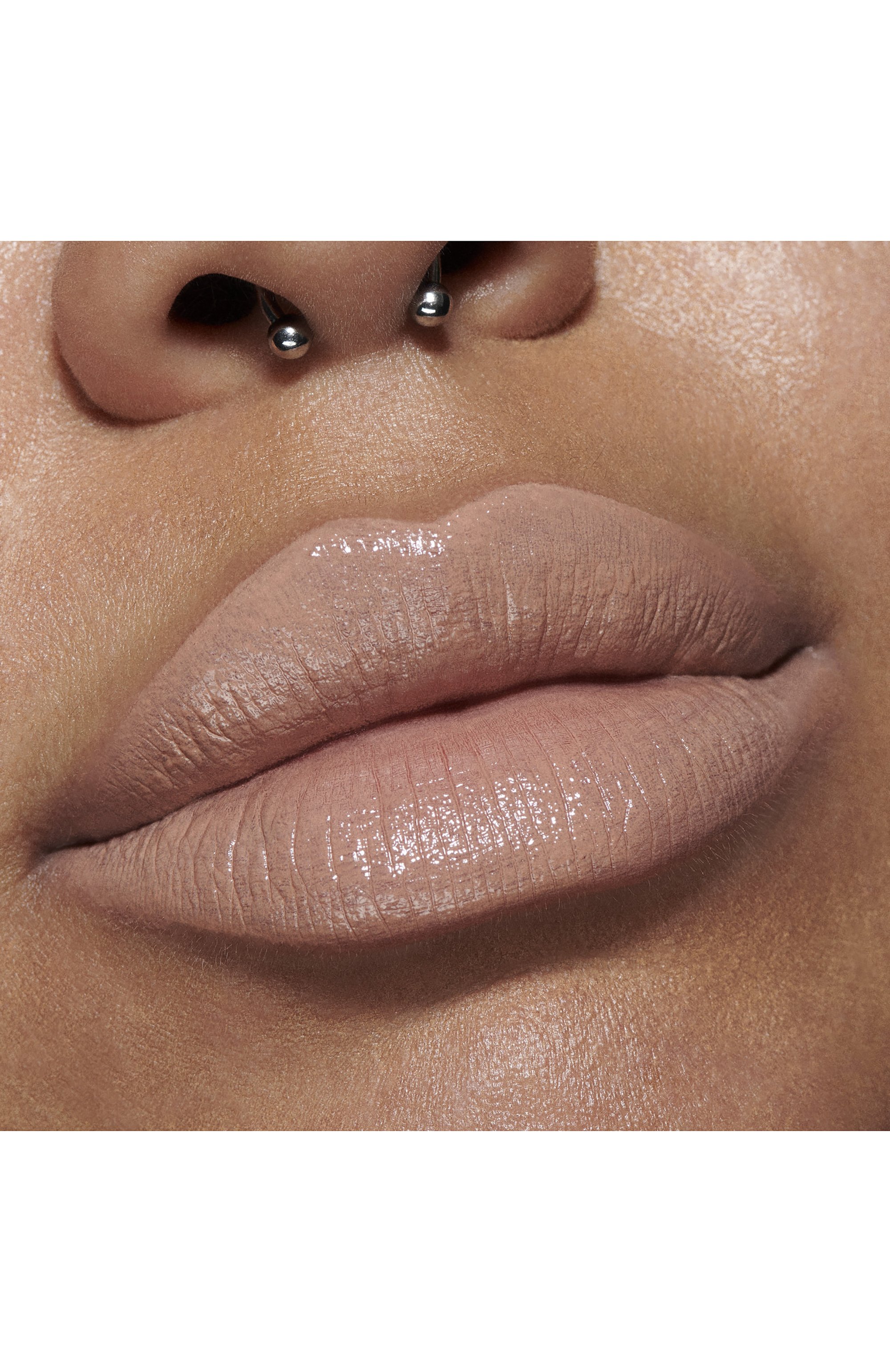 Губная помада macximal sleek satin, оттенок peachstock (3,5g) MAC цвета по цене 2990 руб., арт. NW9M-60, фото 4 Губная помада macximal sleek satin, оттенок peachstock (3,5g) MAC, арт. NW9M-60, фото 4