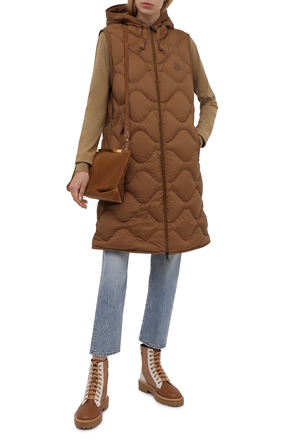 Пуховый жилет liveche MONCLER бежевого цвета по цене 125000 руб., арт. G2-093-1A001-00-53333, фото 2 Пуховый жилет liveche MONCLER, арт. G2-093-1A001-00-53333, фото 2