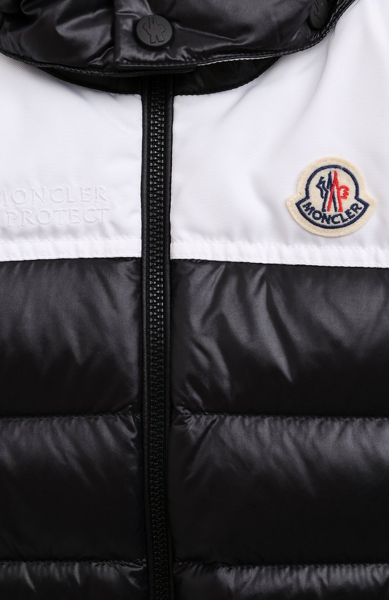 Мужского пуховый жилет genichi MONCLER черного цвета, арт. H1-954-1A000-95-53A0E/4-6A | Фото 3 (Материал внешний: Синтетический материал; Материал подклада: Синтетический материал; Материал утеплителя: Пух и перо; Мальчики Кросс-К�Т: Верхняя одежда; Нос: Не проставлено; Региональные ограничения белый список (Axapta Mercury): Не проставлено; Ростовка одежда: 4 года | 104 см, 5 лет | 110 см, 6 лет | 116 см)