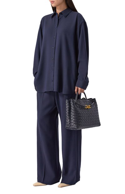 Брюки из вискозы и шерсти TOTEME темно-синего цвета по цене 61650 руб., арт. 254-WRB0370-FB0016, фото 2 Брюки из вискозы и шерсти TOTEME, арт. 254-WRB0370-FB0016, фото 2