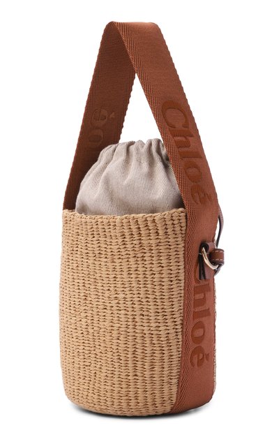 Сумка chloé x mifuko woody small CHLOÉ бежевого цвета по цене 92950 руб., арт. CHC23AS381L18, фото 4 Сумка chloé x mifuko woody small CHLOÉ, арт. CHC23AS381L18, фото 4
