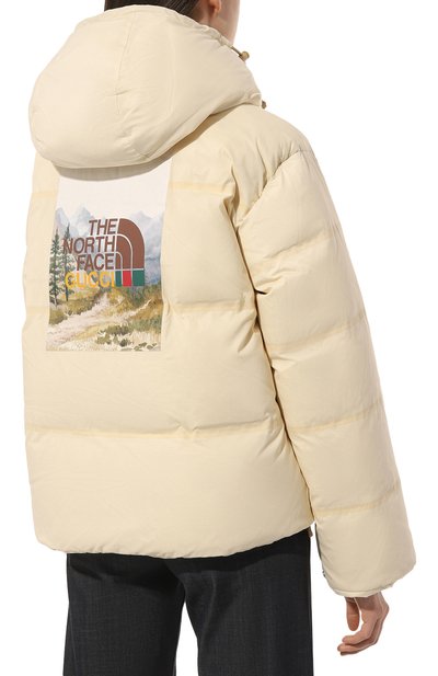 Пуховик the north face x gucci GUCCI кремового цвета по цене 302400 руб., арт. 663735 XAAC9, фото 4 Пуховик the north face x gucci GUCCI, арт. 663735 XAAC9, фото 4