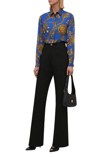 Рубашка из вискозы VERSACE JEANS COUTURE синего цвета по цене 27250 руб., арт. 71HAL201-71DP201 TWILL VI PRINT BAR0QUE/NS007, фото 2 Рубашка из вискозы VERSACE JEANS COUTURE, арт. 71HAL201-71DP201 TWILL VI PRINT BAR0QUE/NS007, фото 2