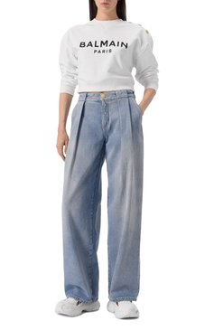 Женский хлопковый свитшот BALMAIN белого цвета, арт. EF1JQ002/BB02 | Фото 2 (Материал сплава: Проставлено; Драгоценные камни: Проставлено; Рукава: Длинные; Длина (для топов): Укороченные; Стили: Спорт-шик; Женское Кросс-КТ: Свитшот-одежда; Материал внешний: Хлопок)