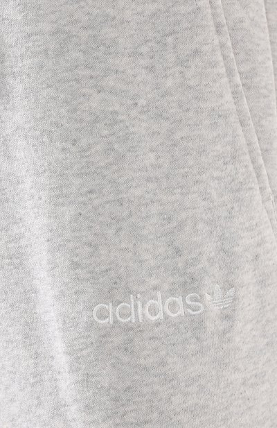 Хлопковые джоггеры ADIDAS ORIGINALS светло-серого цвета по цене 3410 руб., арт. DU7188, фото 5 Хлопковые джоггеры ADIDAS ORIGINALS, арт. DU7188, фото 5