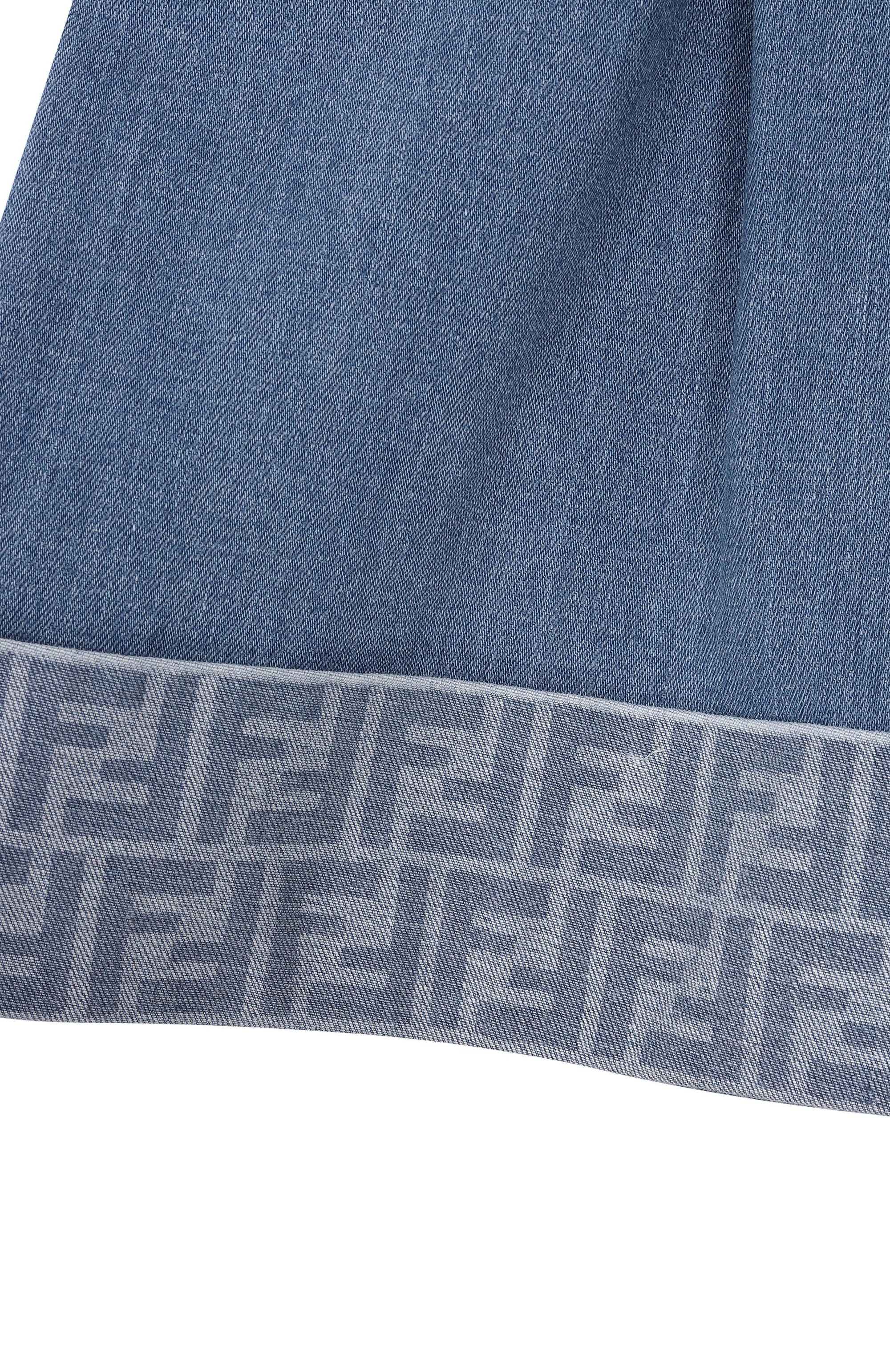 Джинсовые шорты FENDI голубого цвета по цене 59950 руб., арт. JFF389/AVVU/3A-6A, фото 3 Джинсовые шорты FENDI, арт. JFF389/AVVU/3A-6A, фото 3