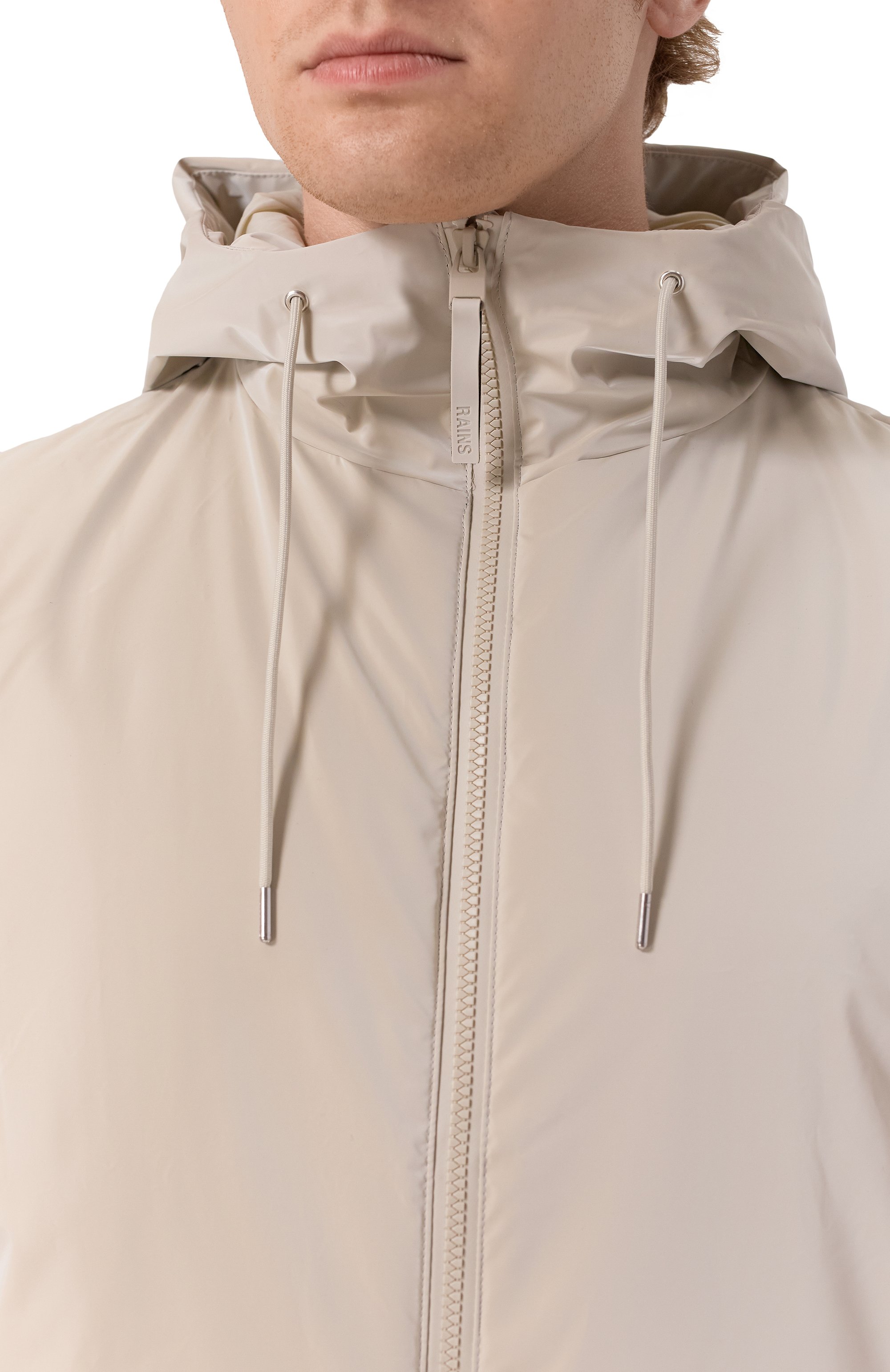 Утепленный жилет RAINS кремового цвета по цене 21950 руб., арт. RA15800, фото 5 Утепленный жилет RAINS, арт. RA15800, фото 5