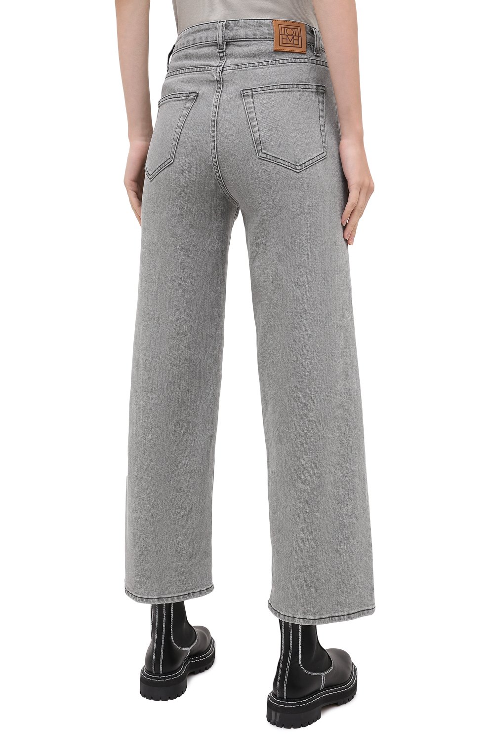 Джинсы TOTEME серого цвета по цене 23300 руб., арт. FLAIR DENIM 32 203-230-743, фото 4 Джинсы TOTEME, арт. FLAIR DENIM 32 203-230-743, фото 4