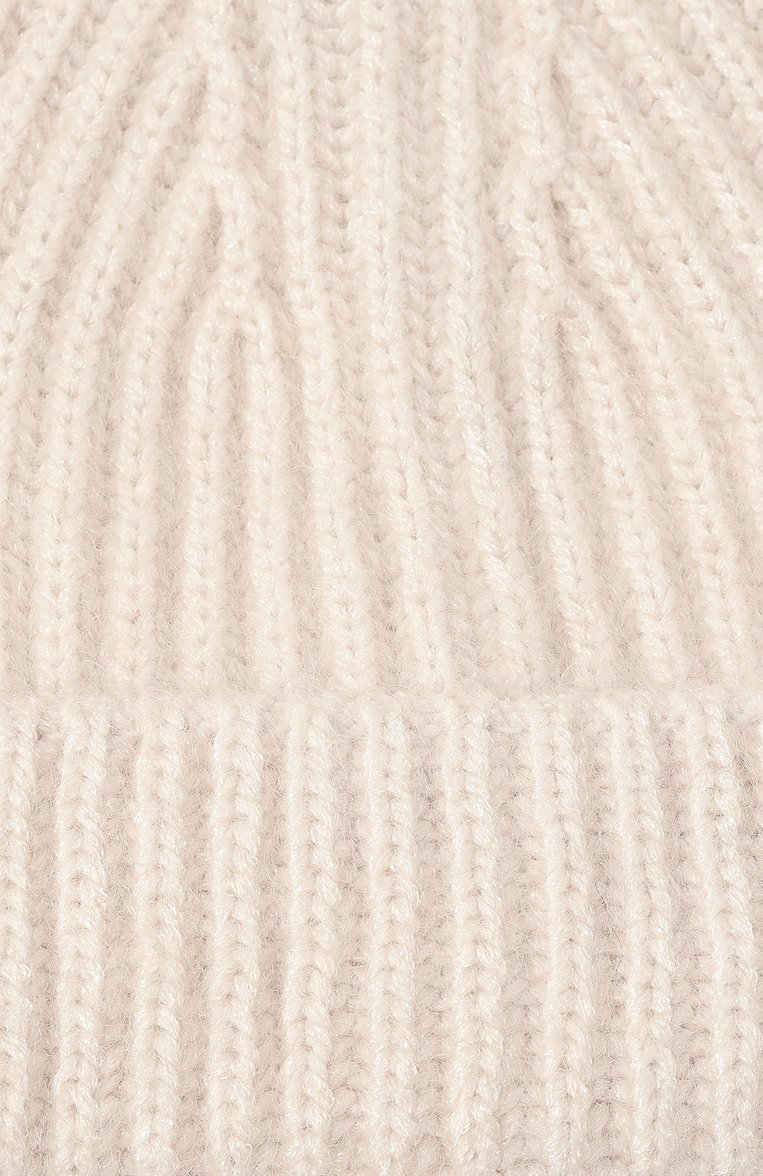 Женская шапка fluffy CANOE кремвого цвета, арт. 4100102 | Фото 4 (Материал: Текстиль, Вискоза; Материал сплава: Проставлено; Нос: Не проставлено)