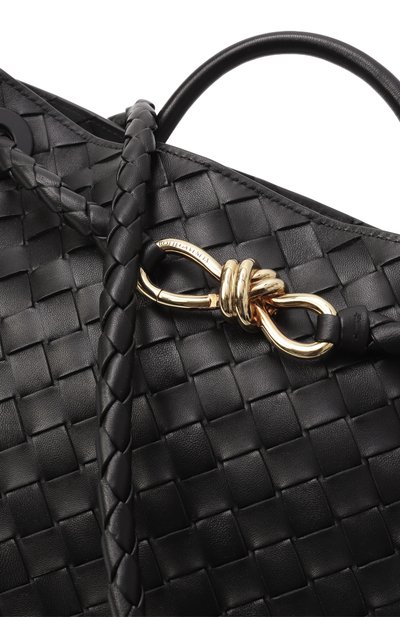 Сумка andiamo medium BOTTEGA VENETA черного цвета по цене 629500 руб., арт. 766016/VCPP1, фото 3 Сумка andiamo medium BOTTEGA VENETA, арт. 766016/VCPP1, фото 3