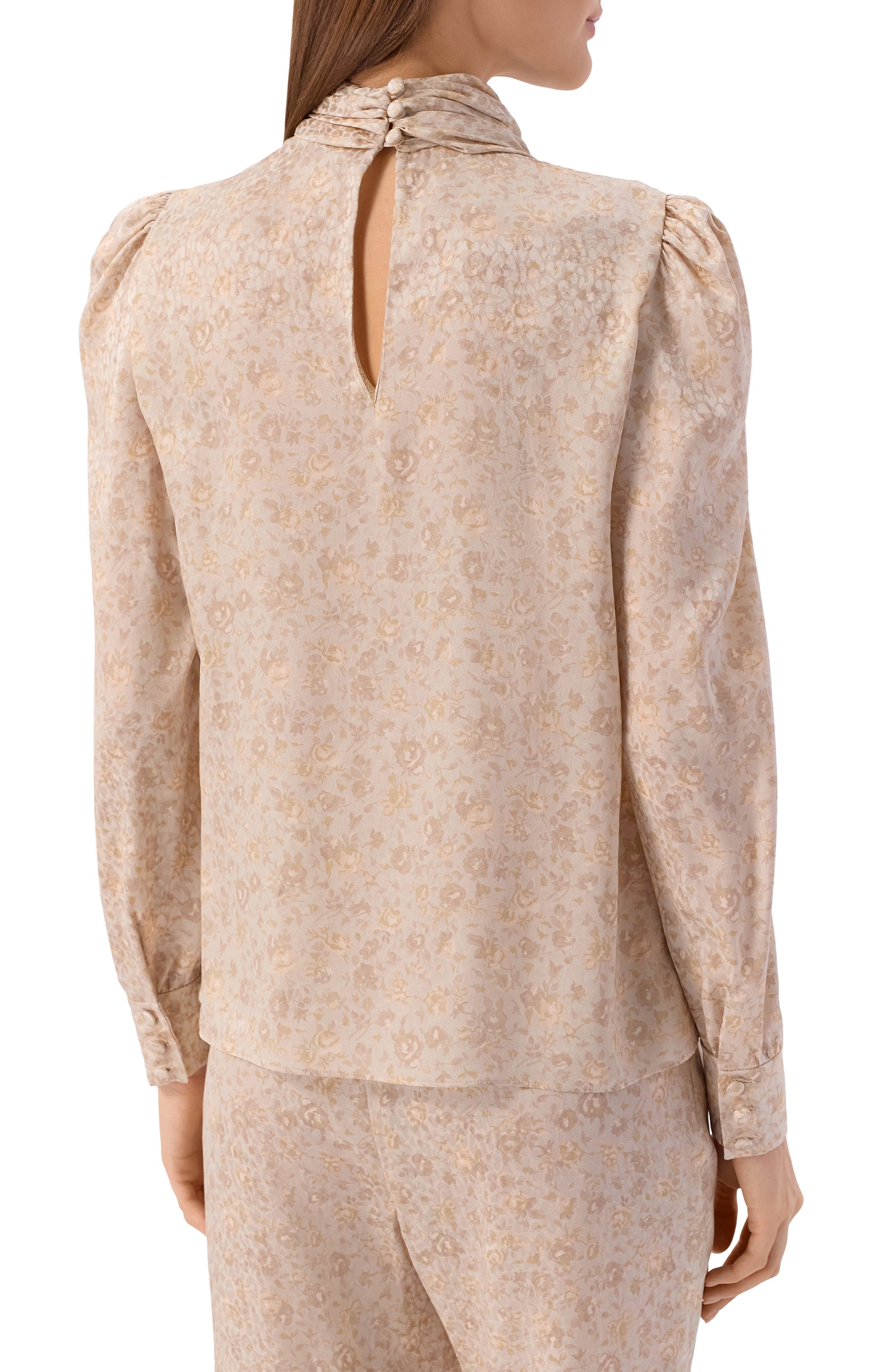 Шелковая блузка ALESSANDRA RICH кремового цвета по цене 185000 руб., арт. FABX4334/F4670, фото 4 Шелковая блузка ALESSANDRA RICH, арт. FABX4334/F4670, фото 4