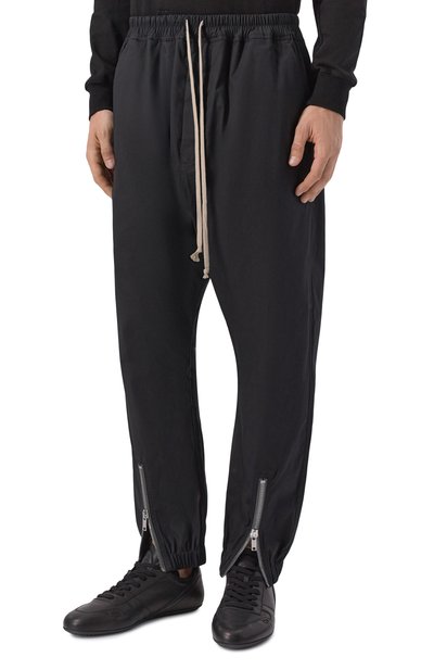 Хлопковые джоггеры RICK OWENS черного цвета по цене 96550 руб., арт. RU02F4331/TE, фото 3 Хлопковые джоггеры RICK OWENS, арт. RU02F4331/TE, фото 3
